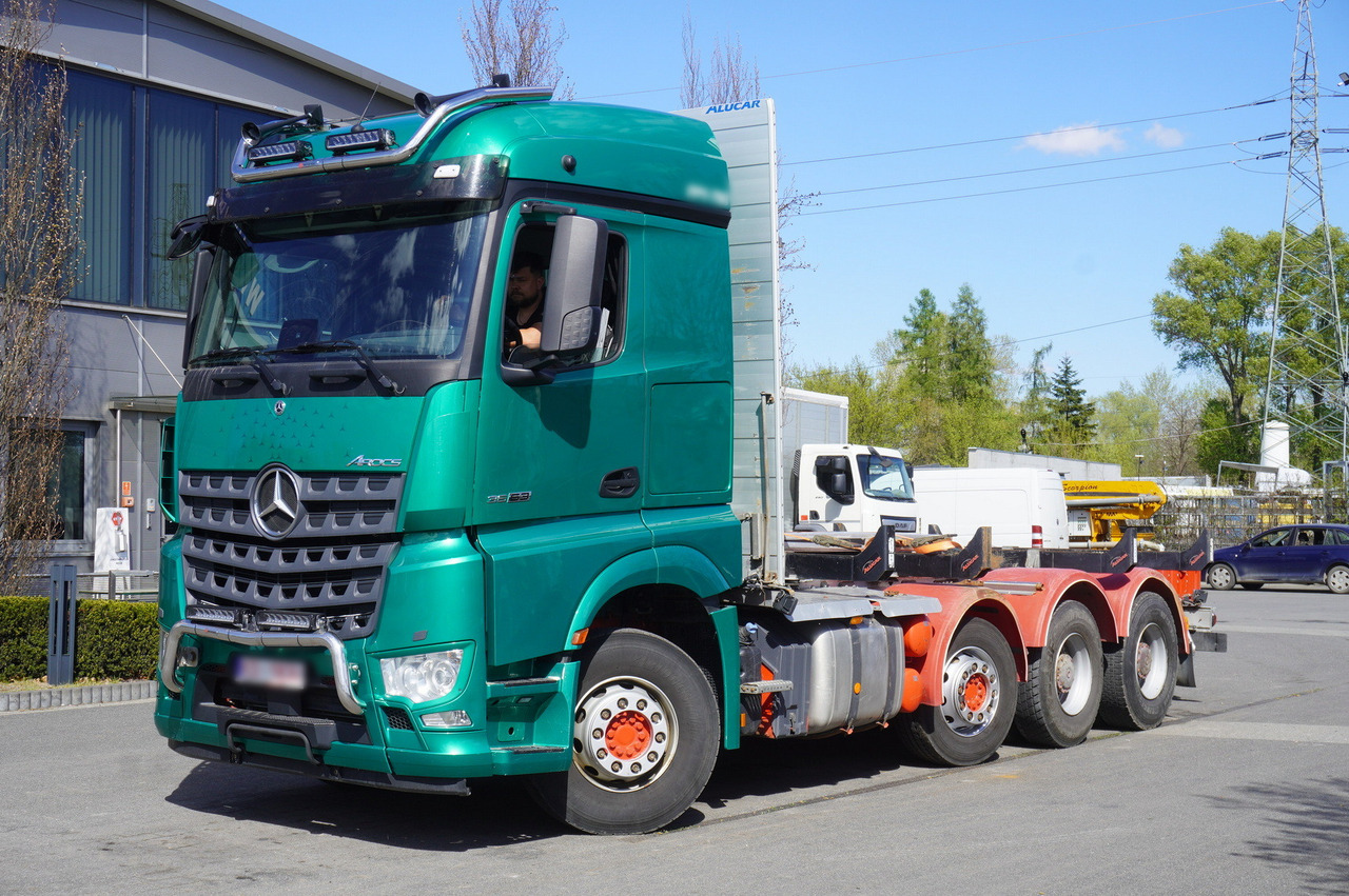 Crane truck for transportation of timber Mercedes-Benz Arocs 3563 8 × 4 / 630 HP / steered axle / Logging superstructure: picture 12