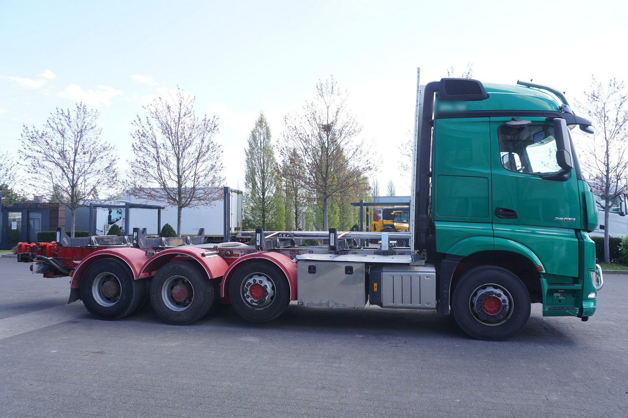 Crane truck for transportation of timber Mercedes-Benz Arocs 3563 8 × 4 / 630 HP / steered axle / Logging superstructure: picture 8
