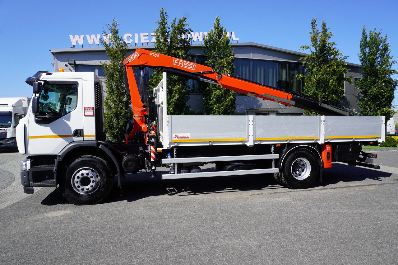 RENAULT C280 DTI 8 / FASSI crane 5.6 T / range 8 m / Flatbed 15 EPAL - Dropside/ Flatbed truck, Crane truck: picture 2 RENAULT C280 DTI 8 / FASSI crane 5.6 T / range 8 m / Flatbed 15 EPAL - Dropside/ Flatbed truck, Crane truck: picture 2
