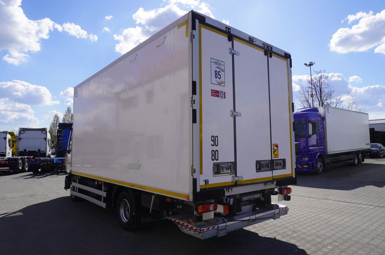 RENAULT D12 / Lamberet refrigerated truck / Dhollandia tail lift 1500 kg / 130 thousand km !! - Refrigerator truck: picture 5 RENAULT D12 / Lamberet refrigerated truck / Dhollandia tail lift 1500 kg / 130 thousand km !! - Refrigerator truck: picture 5