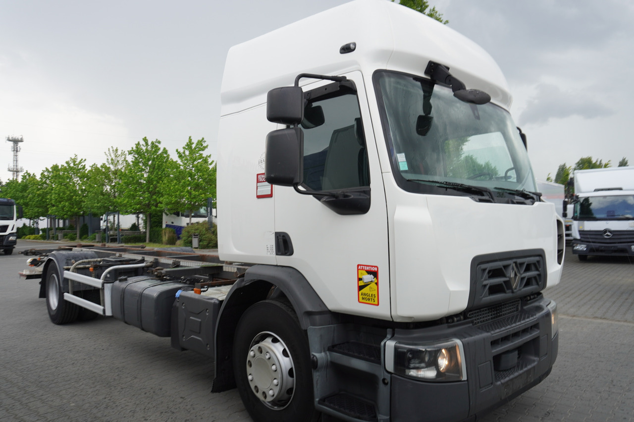 Cab chassis truck RENAULT D19 Wide Glob / BDF / load capacity 11t / 280 thousand km / tail lift: picture 1