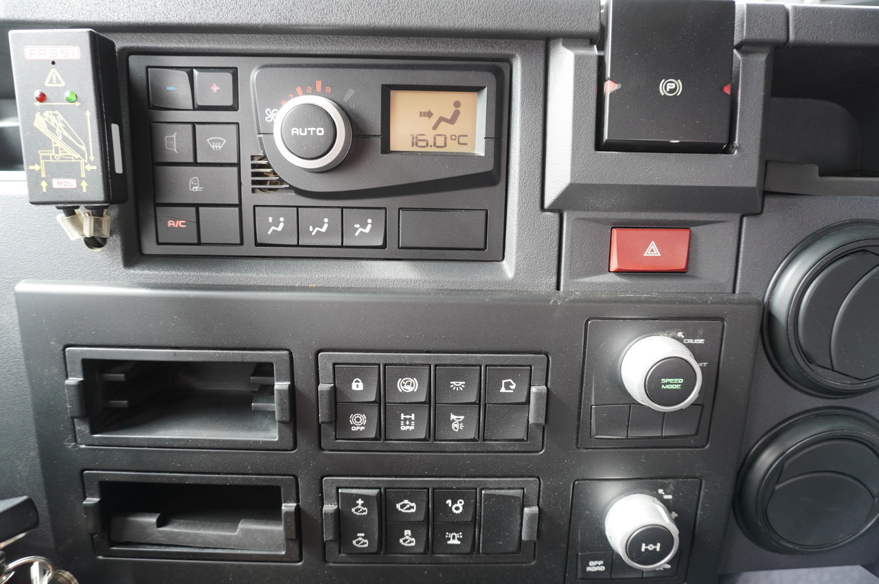 Tipper, Crane truck RENAULT K380 6×4 / FASSI F175 crane 7.85 t / 120 thousand km! / 2-sided tipper: picture 27 Tipper, Crane truck RENAULT K380 6×4 / FASSI F175 crane 7.85 t / 120 thousand km! / 2-sided tipper: picture 27