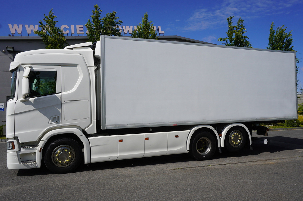 SCANIA R500 / Lecapitaine refrigerator Multitemp / Carrier Supra 950 MT / 3rd axle steered - Refrigerator truck: picture 2 SCANIA R500 / Lecapitaine refrigerator Multitemp / Carrier Supra 950 MT / 3rd axle steered - Refrigerator truck: picture 2