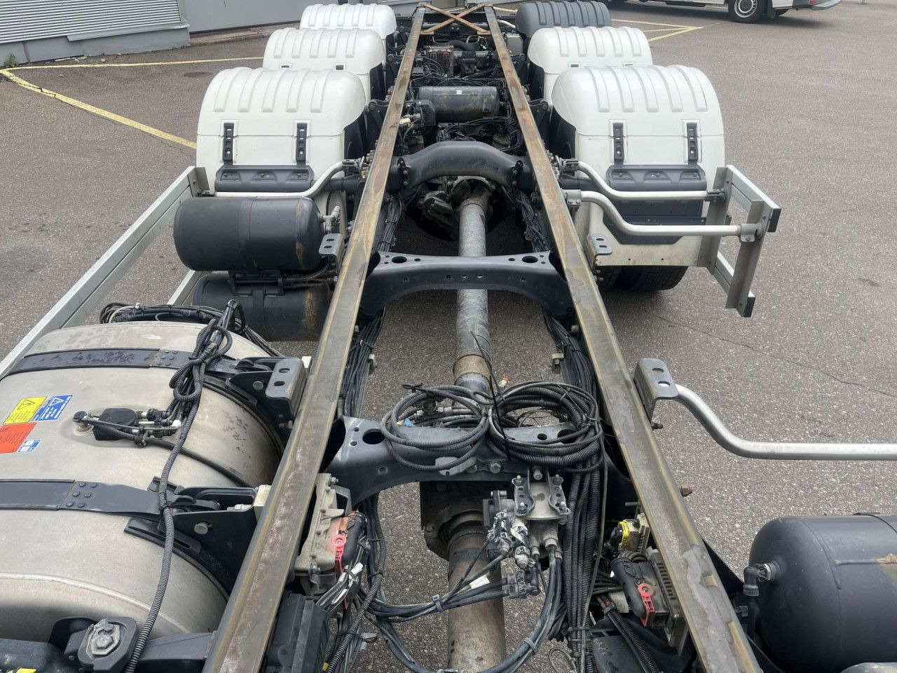Cab chassis truck SCANIA R560 B8x4*4 / Chassis / sleeper cab / Power take-off: picture 11 Cab chassis truck SCANIA R560 B8x4*4 / Chassis / sleeper cab / Power take-off: picture 11