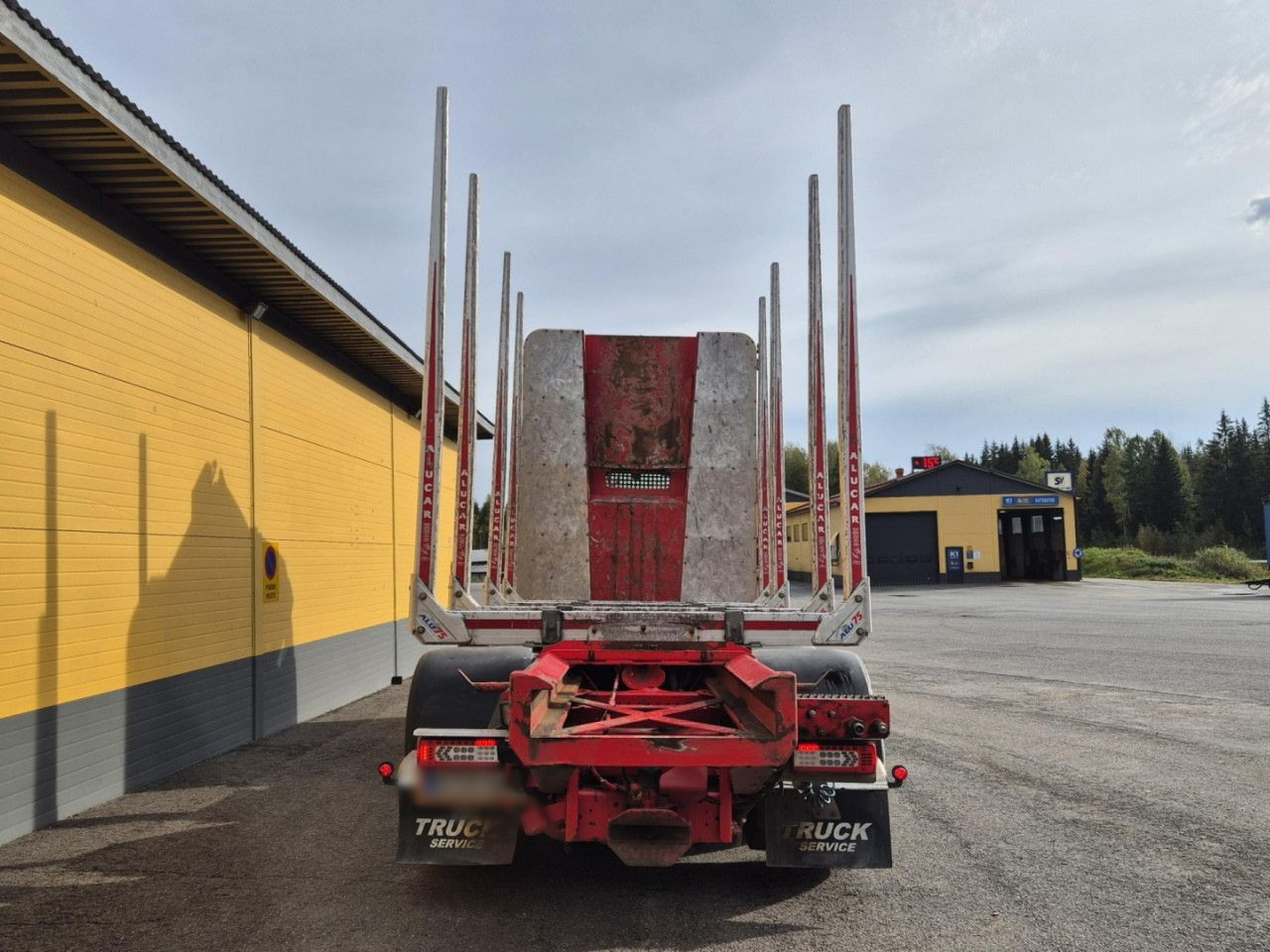 Cab chassis truck for transportation of timber VOLVO FH 750 8x4 / 2 lifted axles / timber truck: picture 6