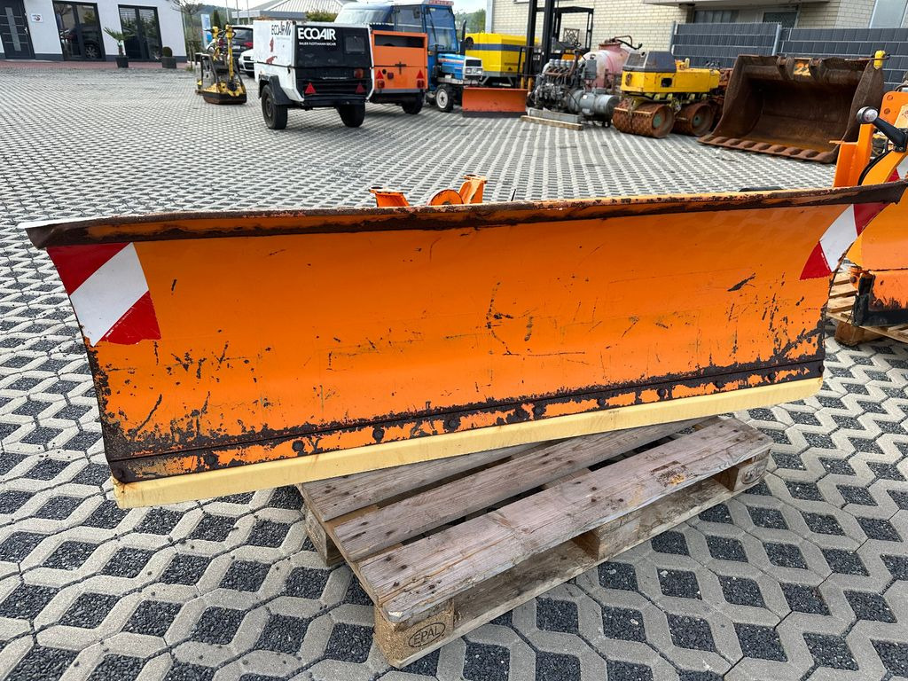 Unimog Schneepflug 2000 mm - Snow plough: picture 2 Unimog Schneepflug 2000 mm - Snow plough: picture 2
