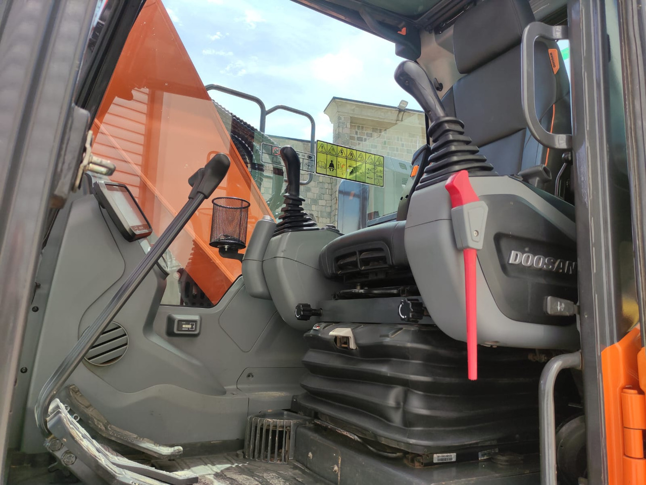 DOOSAN DX140LCR-7 - Crawler excavator: picture 5 DOOSAN DX140LCR-7 - Crawler excavator: picture 5