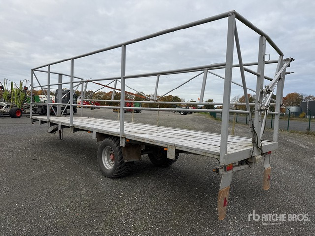 1989 Fortschritt HTS 50.04 Bale Wagon - Farm platform trailer: picture 3 1989 Fortschritt HTS 50.04 Bale Wagon - Farm platform trailer: picture 3