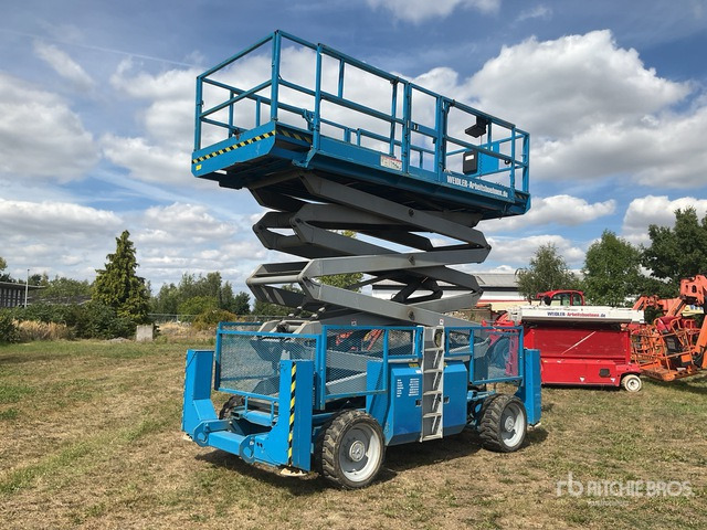 2007 Genie 4390RT 4x4 Diesel Scissor Lift - Scissor lift: picture 2 2007 Genie 4390RT 4x4 Diesel Scissor Lift - Scissor lift: picture 2