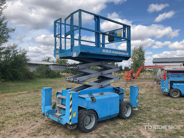 2007 Genie GS2668RT 4x4 Diesel Scissor Lift - Scissor lift: picture 1 2007 Genie GS2668RT 4x4 Diesel Scissor Lift - Scissor lift: picture 1