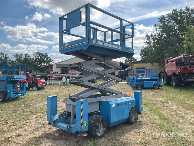 2007 Genie GS2668RT 4x4 Diesel Scissor Lift - Scissor lift: picture 3 2007 Genie GS2668RT 4x4 Diesel Scissor Lift - Scissor lift: picture 3