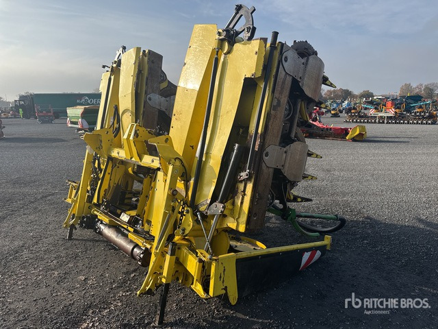 2011 Kemper 390 Plus Combine Header - Forage harvester attachment: picture 4 2011 Kemper 390 Plus Combine Header - Forage harvester attachment: picture 4