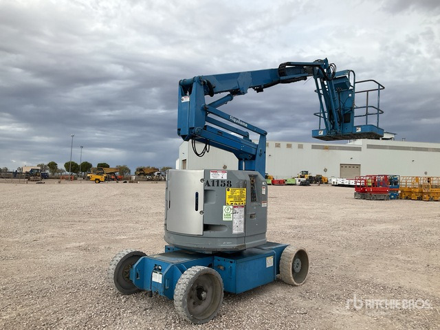 2001 Genie Z34/22N 2WD Electric Articulating Boom Lift - Articulated boom: picture 1 2001 Genie Z34/22N 2WD Electric Articulating Boom Lift - Articulated boom: picture 1