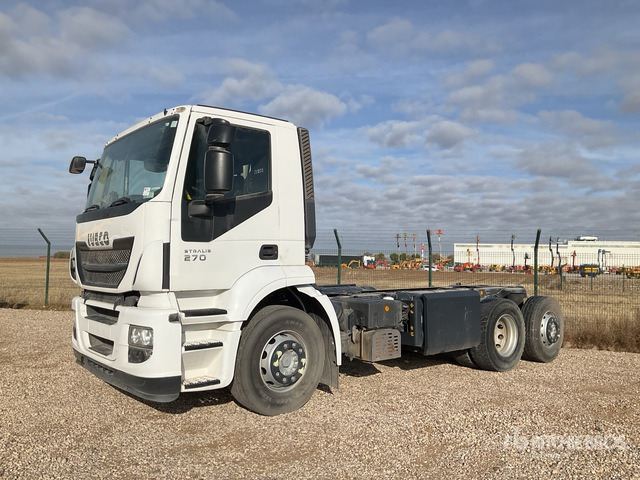 2013 Iveco AD260S27Y 6x2 Cab and Chassis - Cab chassis truck: picture 2 2013 Iveco AD260S27Y 6x2 Cab and Chassis - Cab chassis truck: picture 2