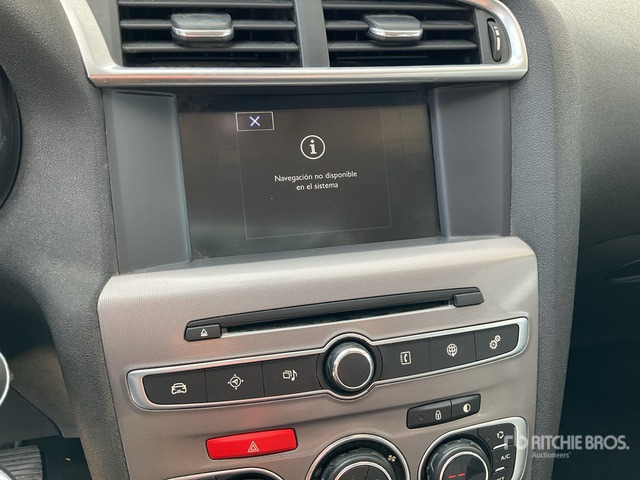 2015 Citroen C4 BlueHDI Automobile - Car: picture 3 2015 Citroen C4 BlueHDI Automobile - Car: picture 3