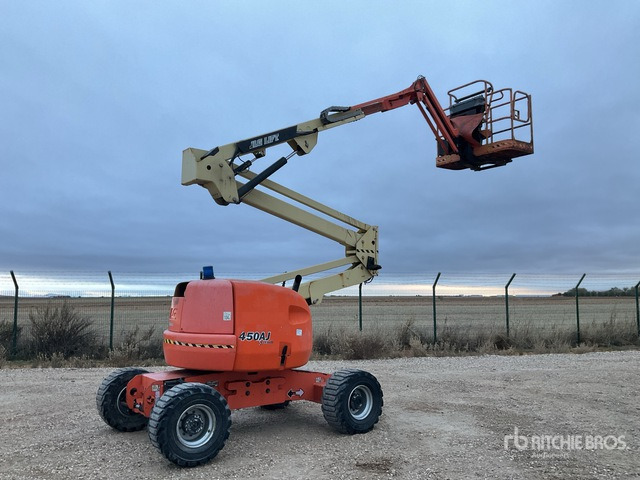 2015 JLG 450AJ Series ll 4WD Diesel Articulating Boom Lift - Articulated boom: picture 1 2015 JLG 450AJ Series ll 4WD Diesel Articulating Boom Lift - Articulated boom: picture 1