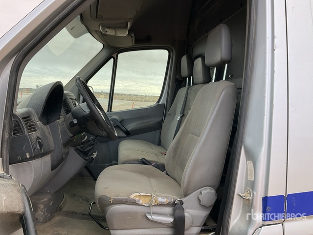 2009 Volkswagen Crafter 50 Service Cargo Van - Commercial vehicle: picture 5 2009 Volkswagen Crafter 50 Service Cargo Van - Commercial vehicle: picture 5