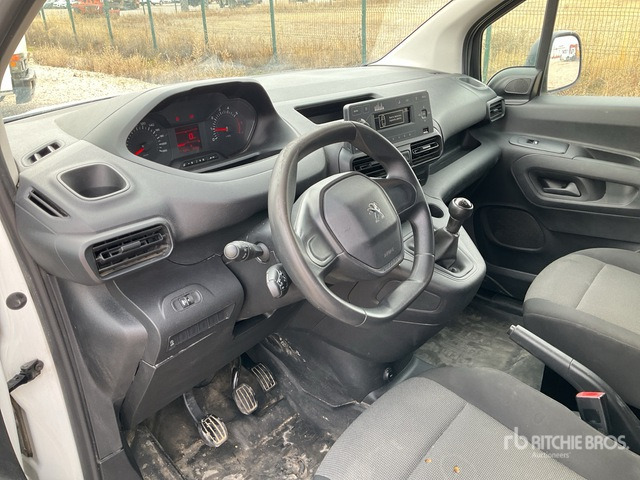 2021 Peugeot Partner Cargo Van - Commercial vehicle: picture 4 2021 Peugeot Partner Cargo Van - Commercial vehicle: picture 4