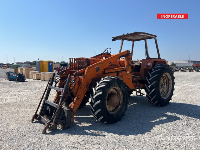1977 Fiat 1300 DT (Inoperable) 4WD Tractor - Farm tractor: picture 1 1977 Fiat 1300 DT (Inoperable) 4WD Tractor - Farm tractor: picture 1