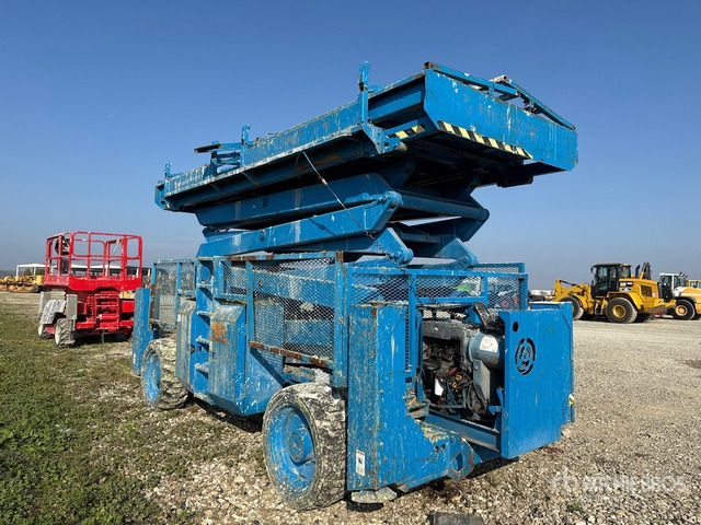 2007 Genie GS4390 Scissor Lift - Scissor lift: picture 2 2007 Genie GS4390 Scissor Lift - Scissor lift: picture 2