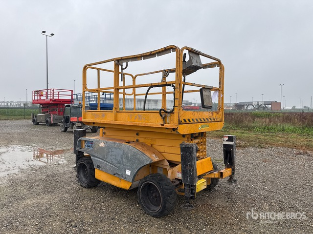 2007 Haulotte Compact12DX Piattaforma aerea verticale - Scissor lift: picture 2 2007 Haulotte Compact12DX Piattaforma aerea verticale - Scissor lift: picture 2