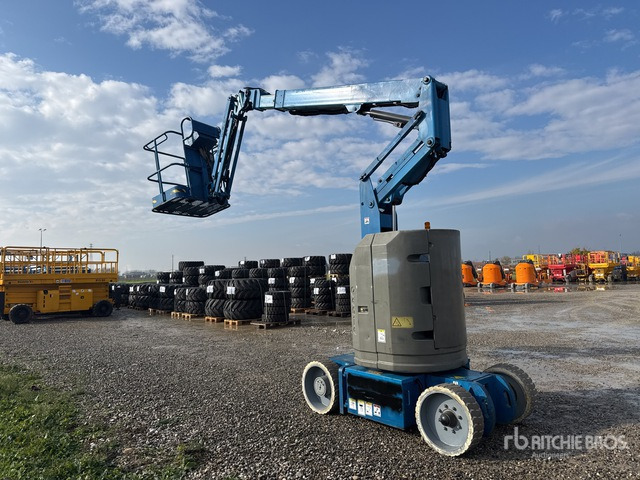 2008 Genie Z-30/20N Electric Articulating Boom Lift - Articulated boom: picture 2 2008 Genie Z-30/20N Electric Articulating Boom Lift - Articulated boom: picture 2