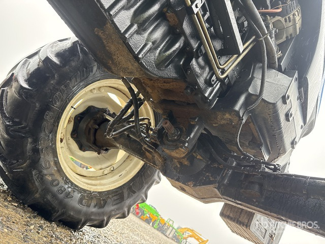 2008 New Holland TS135A Plus 4WD Tractor - Farm tractor: picture 5 2008 New Holland TS135A Plus 4WD Tractor - Farm tractor: picture 5