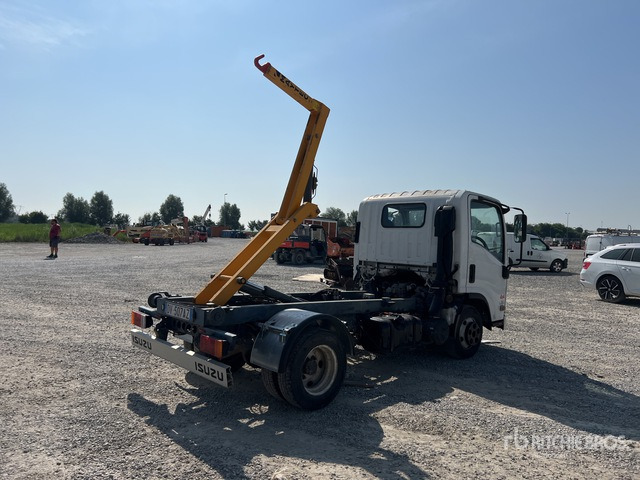 2009 Isuzu L35 4x4 Roll-Off Truck - Flail mower/ Mulcher: picture 4 2009 Isuzu L35 4x4 Roll-Off Truck - Flail mower/ Mulcher: picture 4