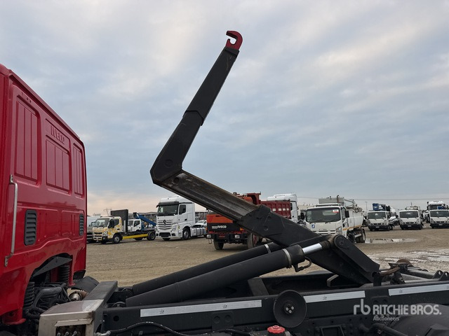 2009 Iveco Eurocargo 120E28 4x2 Roll-Off Truck - Hook lift truck: picture 4 2009 Iveco Eurocargo 120E28 4x2 Roll-Off Truck - Hook lift truck: picture 4