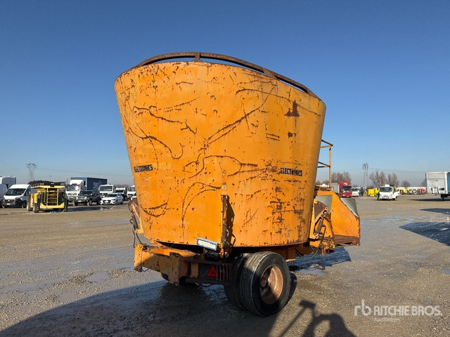 2010 Omas California Car 30/2 Self-Propelled Feed Wagon - Forage mixer wagon: picture 3 2010 Omas California Car 30/2 Self-Propelled Feed Wagon - Forage mixer wagon: picture 3