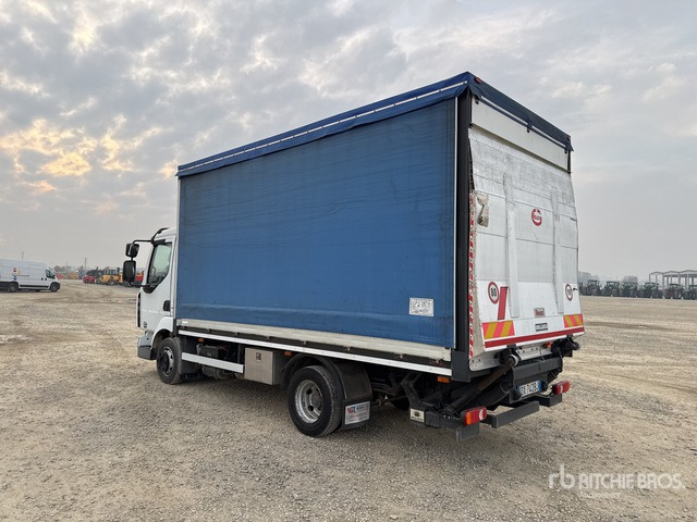 2010 Renault Midlum 215.75 4x2 Curtain Side Truck - Curtainsider truck: picture 3 2010 Renault Midlum 215.75 4x2 Curtain Side Truck - Curtainsider truck: picture 3