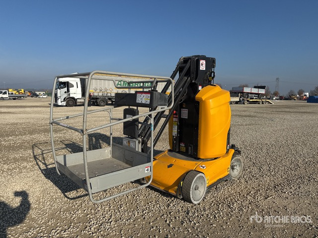 2011 Manitou 100VJRE (Inoperable) Vertical Mast Lift - Vertical mast lift: picture 1 2011 Manitou 100VJRE (Inoperable) Vertical Mast Lift - Vertical mast lift: picture 1