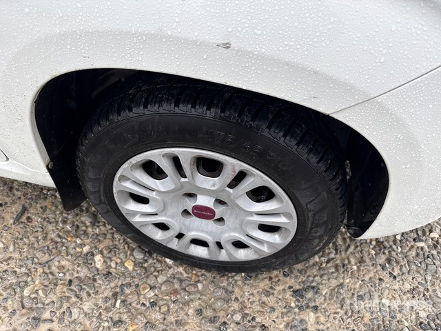 2013 Fiat Panda Automobile - Car: picture 4 2013 Fiat Panda Automobile - Car: picture 4