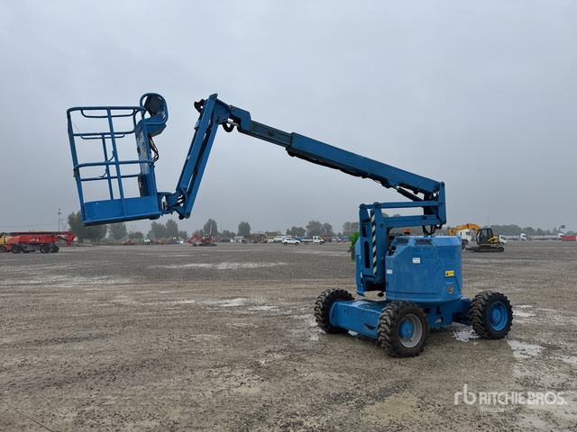 2014 Genie Z-34/22 Diesel Articulating Boom Lift - Articulated boom: picture 1 2014 Genie Z-34/22 Diesel Articulating Boom Lift - Articulated boom: picture 1
