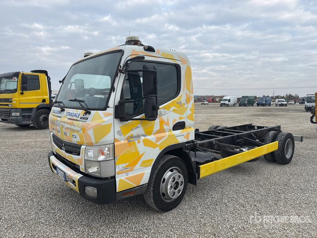 2015 Mitsubishi Fuso Canter 7C18 4x2 Cab and Chassis - Cab chassis truck: picture 2 2015 Mitsubishi Fuso Canter 7C18 4x2 Cab and Chassis - Cab chassis truck: picture 2