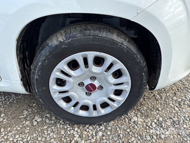 2021 Fiat Panda BERLINA 1.0 70CV HYBRID EURO 6D ... Automobile - Car: picture 4 2021 Fiat Panda BERLINA 1.0 70CV HYBRID EURO 6D ... Automobile - Car: picture 4