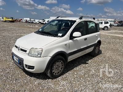FIAT PANDA 4x4 - Car: picture 1 FIAT PANDA 4x4 - Car: picture 1