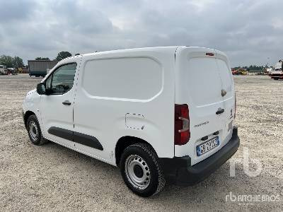 PEUGEOT PARTNER L1 BLUEHDI 100CV PREMIUM - Box truck: picture 2 PEUGEOT PARTNER L1 BLUEHDI 100CV PREMIUM - Box truck: picture 2