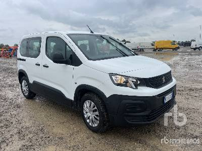 PEUGEOT RIFTER 1.5 BLUEHDI ACTIVE S&S 100CV - Car: picture 4 PEUGEOT RIFTER 1.5 BLUEHDI ACTIVE S&S 100CV - Car: picture 4