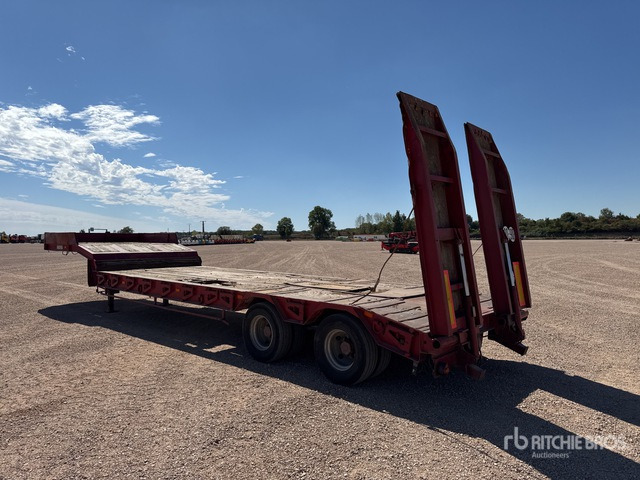 1989 Castera RSTP25 T/A Semi-Remorque Porte-Engins ... Lowboy Trailer - Low loader semi-trailer: picture 4 1989 Castera RSTP25 T/A Semi-Remorque Porte-Engins ... Lowboy Trailer - Low loader semi-trailer: picture 4