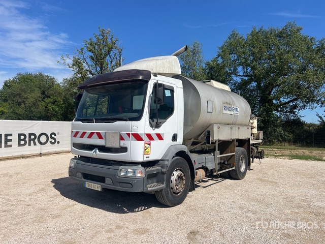 2000 Renault Premium 300 2000 Rincheval ECM 9500 L on 4x ... Asphalt Distributor Truck - Asphalt distributor: picture 2 2000 Renault Premium 300 2000 Rincheval ECM 9500 L on 4x ... Asphalt Distributor Truck - Asphalt distributor: picture 2