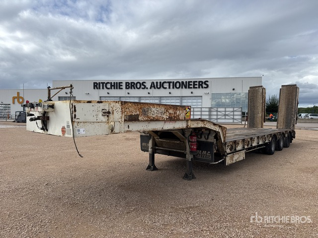 2007 Castera SRPE 53 Tri/A Semi-Remorque Porte-Engin ... Lowboy Trailer - Low loader semi-trailer: picture 2 2007 Castera SRPE 53 Tri/A Semi-Remorque Porte-Engin ... Lowboy Trailer - Low loader semi-trailer: picture 2