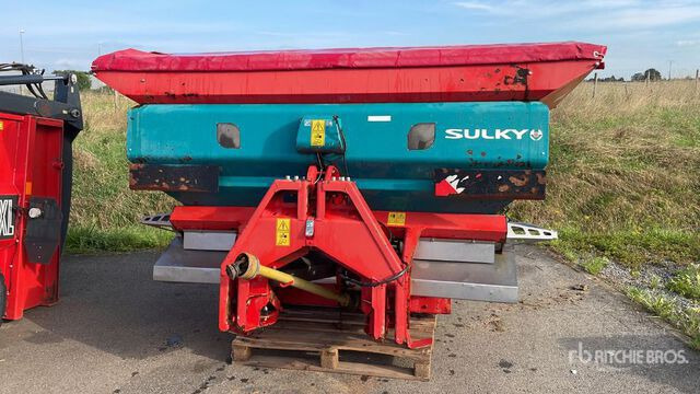 2013 Sulky X40+ 36 m 3-Point 4000 L Fertilizer Spreader - Flail mower/ Mulcher: picture 1 2013 Sulky X40+ 36 m 3-Point 4000 L Fertilizer Spreader - Flail mower/ Mulcher: picture 1