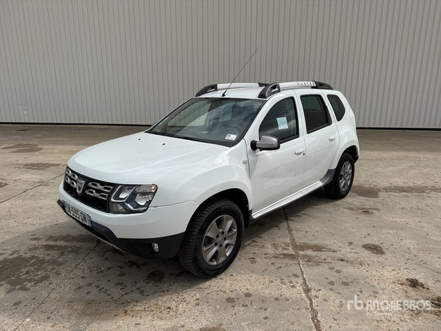 2015 DACIA Duster 4x4 Vehicule Utilitaire Cargo Van - Car: picture 2 2015 DACIA Duster 4x4 Vehicule Utilitaire Cargo Van - Car: picture 2