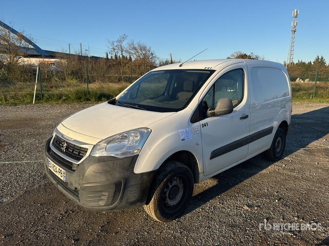 2018 Peugeot Partner Vehicule Utilitaire Cargo Van - Commercial vehicle: picture 1 2018 Peugeot Partner Vehicule Utilitaire Cargo Van - Commercial vehicle: picture 1
