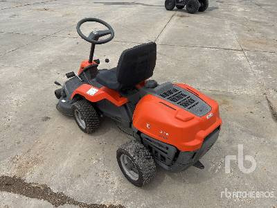 HUSQVARNA R112C 4x2 Tracteur Tondeuse - Garden mower: picture 2 HUSQVARNA R112C 4x2 Tracteur Tondeuse - Garden mower: picture 2