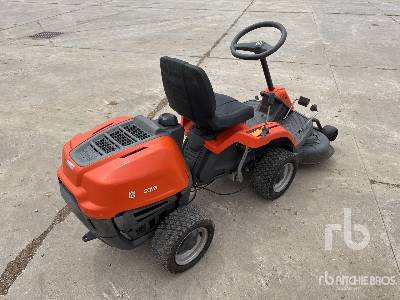 HUSQVARNA R112C 4x2 Tracteur Tondeuse - Garden mower: picture 3 HUSQVARNA R112C 4x2 Tracteur Tondeuse - Garden mower: picture 3