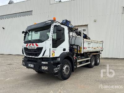 IVECO TRAKKER 410 EEV 2013 Fassi F133 5580 kg on 6x4 ... - Tipper: picture 1 IVECO TRAKKER 410 EEV 2013 Fassi F133 5580 kg on 6x4 ... - Tipper: picture 1