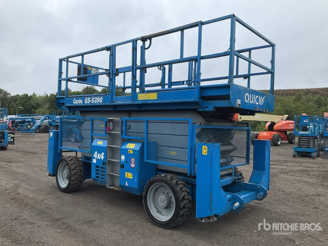 2007 Genie GS-5390 4x4 Diesel Scissor Lift - Scissor lift: picture 3 2007 Genie GS-5390 4x4 Diesel Scissor Lift - Scissor lift: picture 3