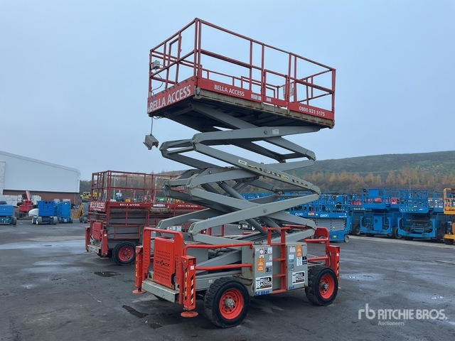 2011 Skyjack SJ8841 4x4 Diesel Scissor Lift - Scissor lift: picture 2 2011 Skyjack SJ8841 4x4 Diesel Scissor Lift - Scissor lift: picture 2